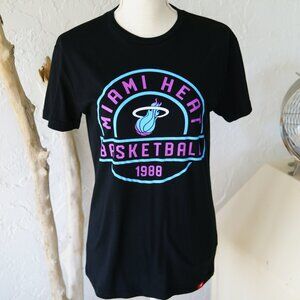 Miami Heat Basketball T shirt Retro Style 1988 Size Small